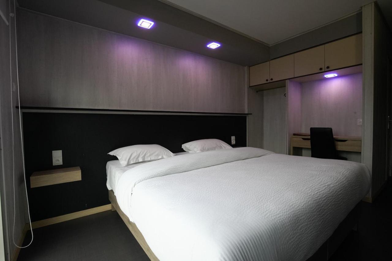 Hotel La Rocade ปามิเยร์ ภายนอก รูปภาพ